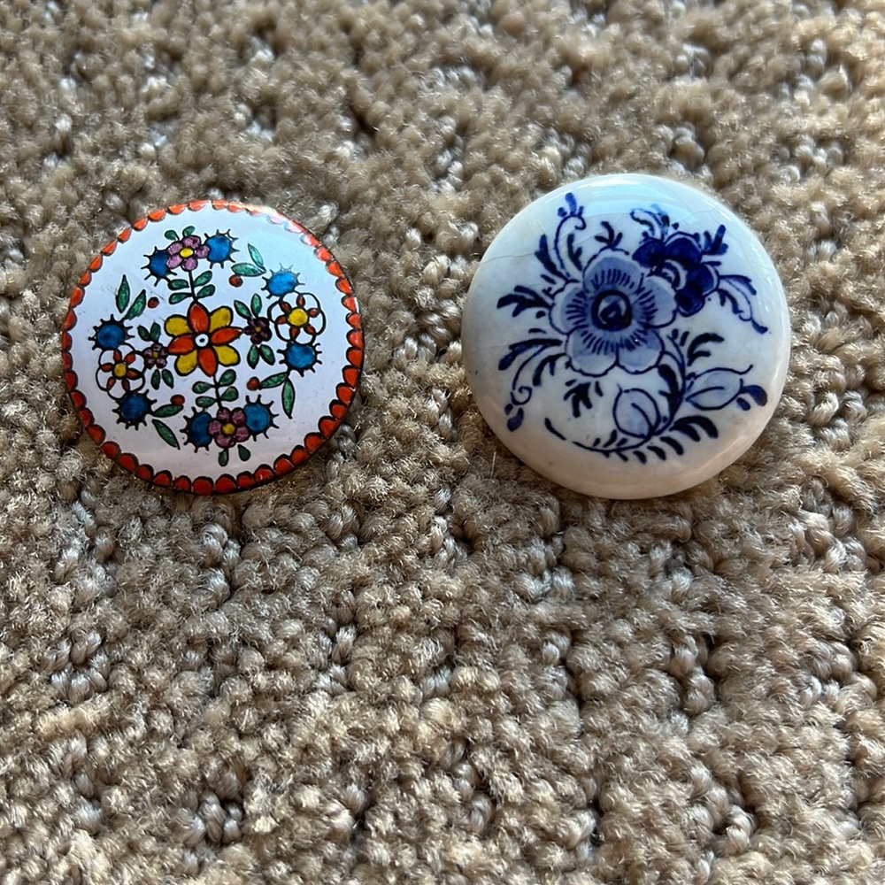 Two handmade pins - Austria and Holland